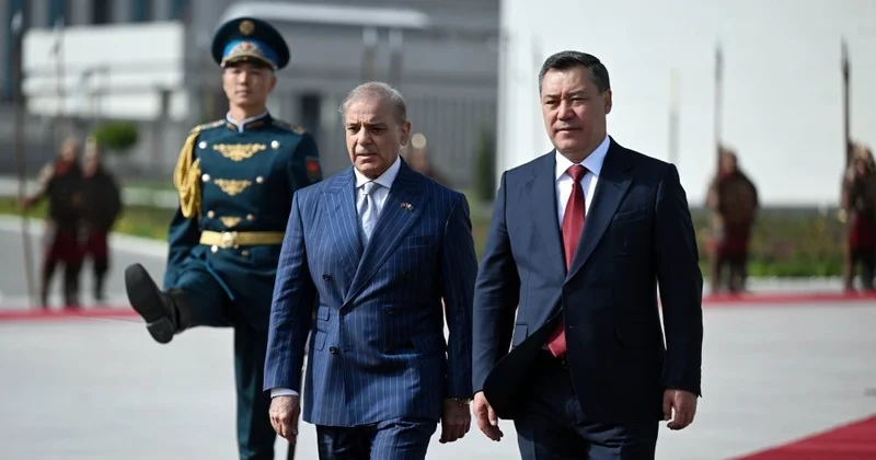 Жапаров и Шариф проводят переговоры в Бишкеке ФОТО