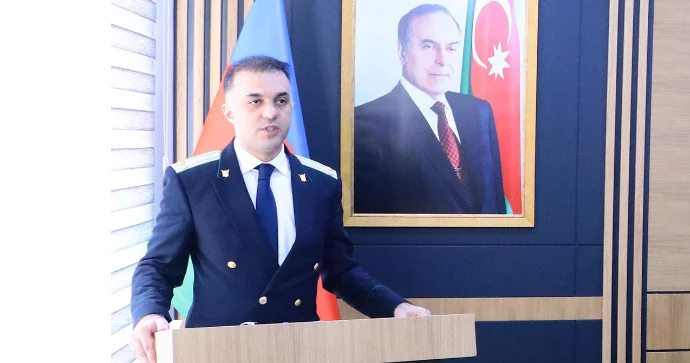 Məhbus onu ittiham edən prokuroru məhkəməyə verdi
