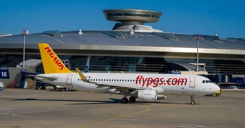 Moskva səmasında dron xaosu: Pegasus uçuşları ləğv etdi, hava limanlarında kütləvi iflic yaşandı
