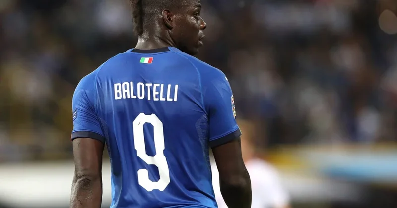 Balotelli İtaliya futbolundakı problemlərin səbəblərini açıqlayıb