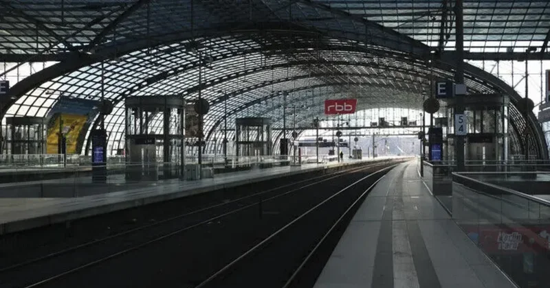 Два человека пострадали при взрыве возле вокзала в немецком Аугсбурге