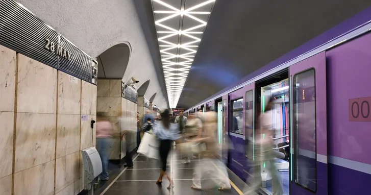Пассажиропоток в метро Баку упал на 27%, волонтеры задействованы на 20 станциях