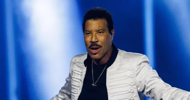 Lionel Riçi reanimasiyaya yerləşdirildi: konsert zamanı stul istəyib