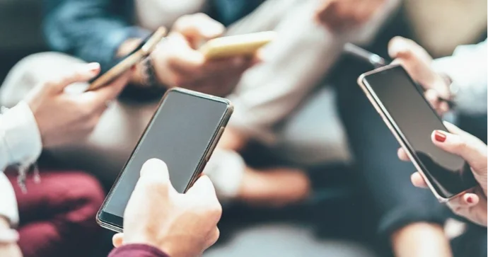 Android in Azərbaycan bazarındakı payı AZALIB