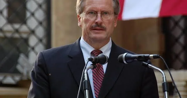 BMT qurumlarının fəaliyyətinin praqmatik təhlilini aparmaq zəruridir Robert Sekuta
