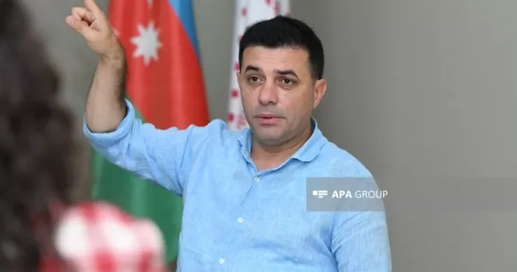 “Musiqidən başı çıxan adam onu nə proqrama çağırar, nə toyuna” Rəvan Qarayevlə MÜSAHİBƏ