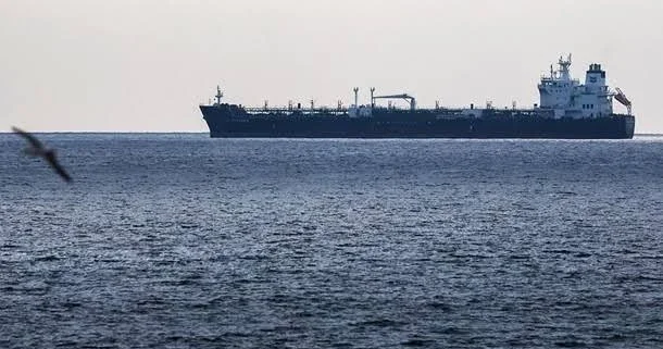 Два члена экипажа танкера пострадали в результате инцидента в Ормузском проливе