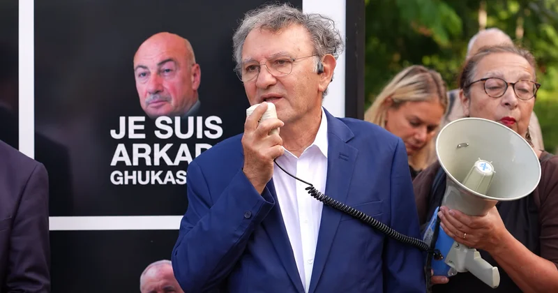 Протест Баку дошел до Парижа: открытие выставки отменено