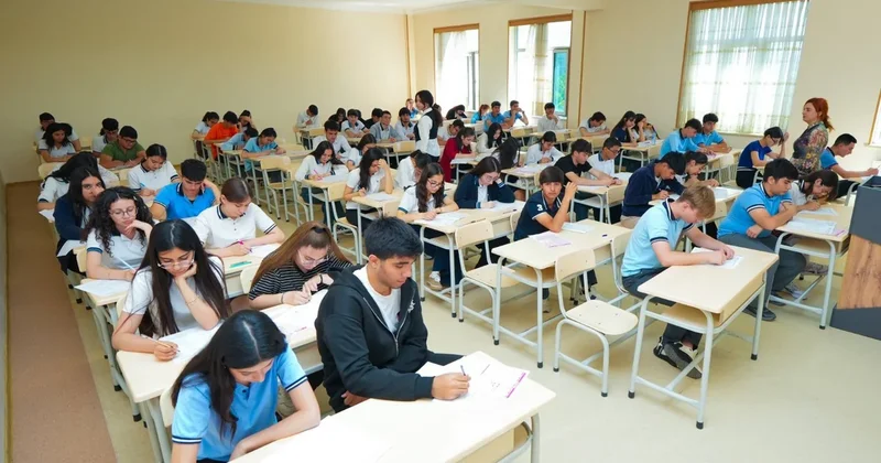 УОГБ: 42 выпускника XI класса награждены золотыми, 29 серебряными медалями