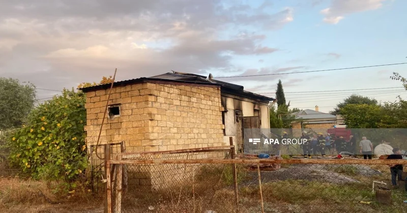 Şəkidə fərdi yaşayış evi əşyalarla birlikdə yandı FOTO