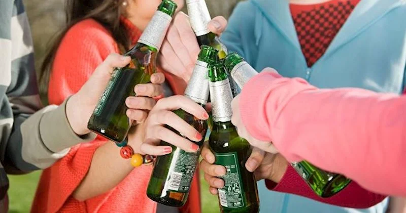 Yeniyetməlikdə alkoqol qəbulu beyində qalıcı izlər buraxa bilər