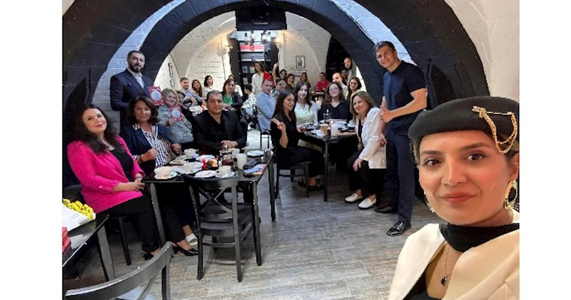 Fidan Əliheydərin yeni kitabı “Dəyişmə!” təqdim olundu FOTOLAR