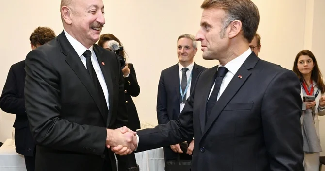 İlham Əliyev Kopenhagendə Emmanuel Makronla görüşüb