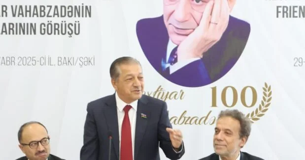 İstiqlal şairi Bəxtiyar Vahabzadənin anadan olmasının 100 illiyi qeyd edilib FOTOLAR