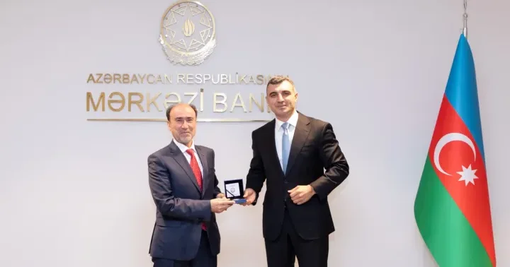 Mərkəzi Bankın sədri Zakir Nuriyevi qəbul edib, 65 illik yubileyi münasibətilə təbrik edib