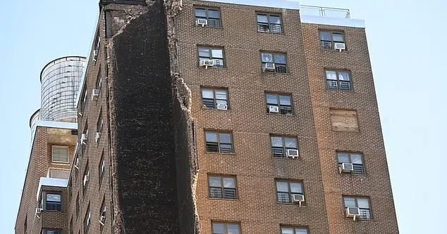 Nyu Yorkda yaşayış binasında partlayış bir hissəsi uçub
