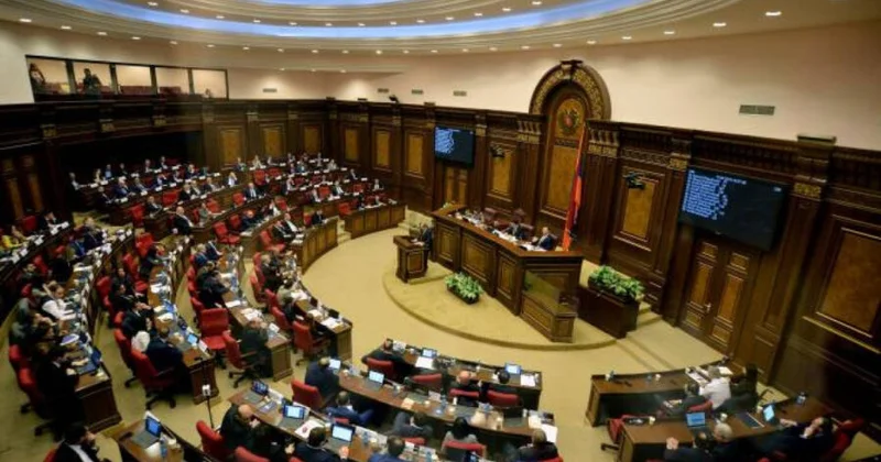 Ermənistan parlamenti sülh bəyannaməsini təsdiqlədi