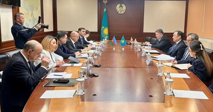 Azərbaycan Qazaxıstan komissiyası iclasına hazırlıq müzakirəsi aparıldı
