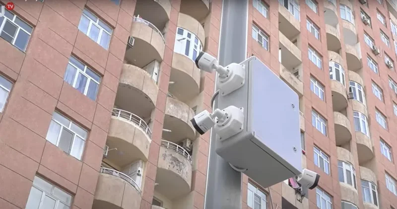 В Баку начали креативно бороться с метателями мусора И есть результат / ВИДЕОФАКТ