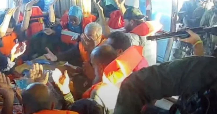 İsrail “Azadlıq” Donanmasının Qəzzaya gedən 13 gəmisini saxlayıb