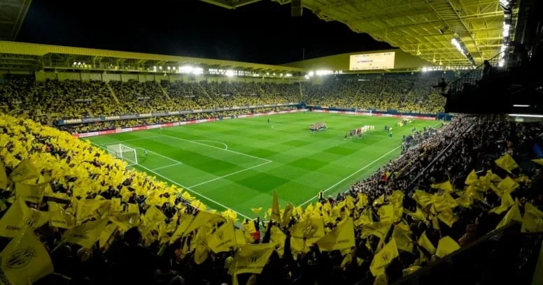52 min nəfərlik şəhərdə 23 minlik stadion doldu: 15 min azarkeş çöldə qaldı