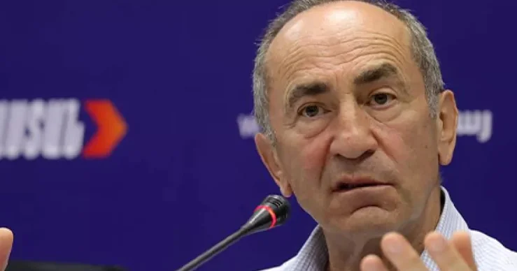 Köçəryan Kremldən pul istəyir: Paşinyanı nə gözləyir? Hraparak