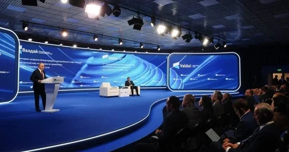 Путин назвал свое отличие от императора