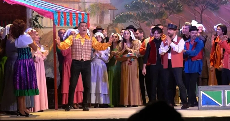 Teatr mövsümü “Təlxəklər” operası ilə açıb