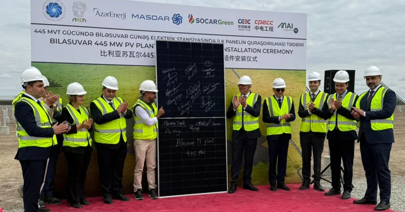 Biləsuvarda Günəş enerjisi layihəsi üzrə yeni mərhələyə start verilib 943 mindən çox panel quraşdırılacaq