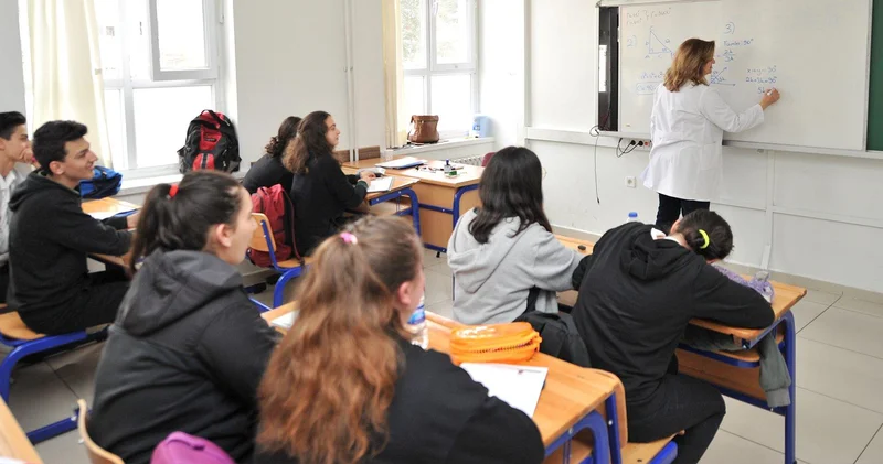 Azərbaycanda yeni tədris üsulu peyda olub: Şagird və müəllimlər çətin durumda