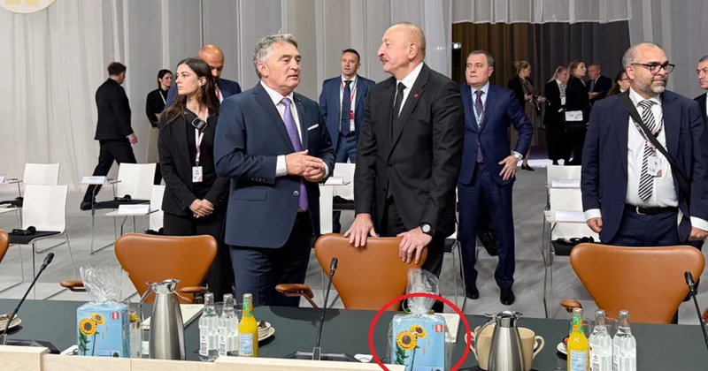 Hər bir liderin stoluna qoyulan Günəbaxanların sirri...