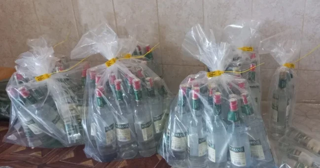 Агентство продбезопасности изъяло 72 бутылки поддельной водки в банкетном зале в Шамахы