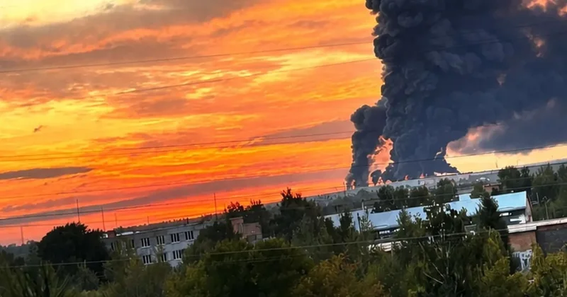 Ukrayna Rusiyanın ən böyük neft mərkəzini vurdu