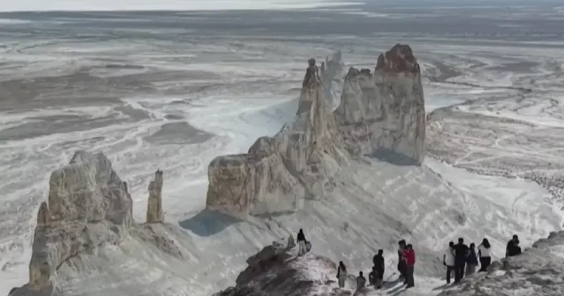Дроны наблюдают за туристами в Казахстане