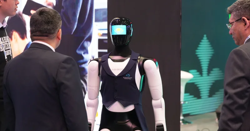 Свыше 17 тысяч человек посетили AI & Digital Bridge 2026 в первый день