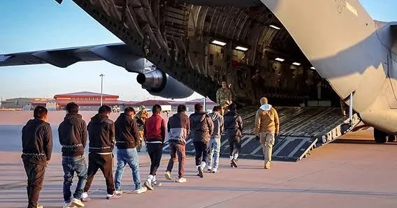 ABŞ da 1 000 ə yaxın miqrant deportasiya edildi