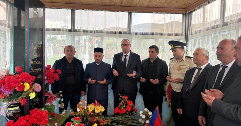 Gədəbəydə şəhid Amin Rzayevin ildönümü ilə bağlı məzarı ziyarət olunub
