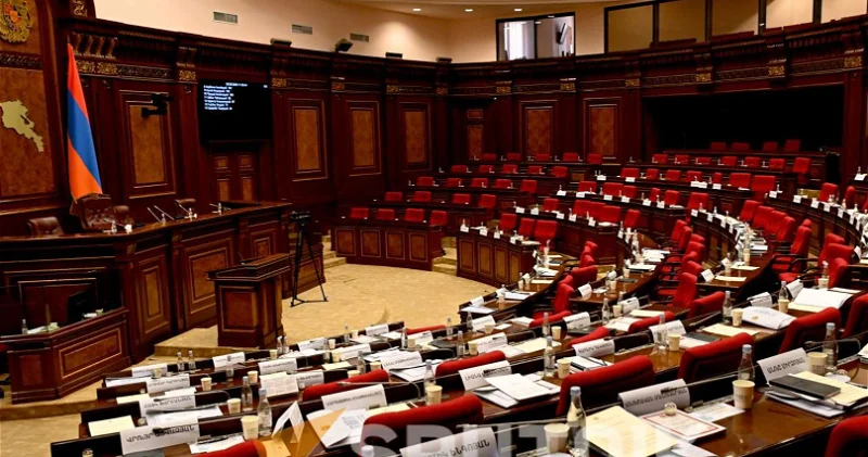 В парламенте Армении сформируют комиссию по обновлению Церкви