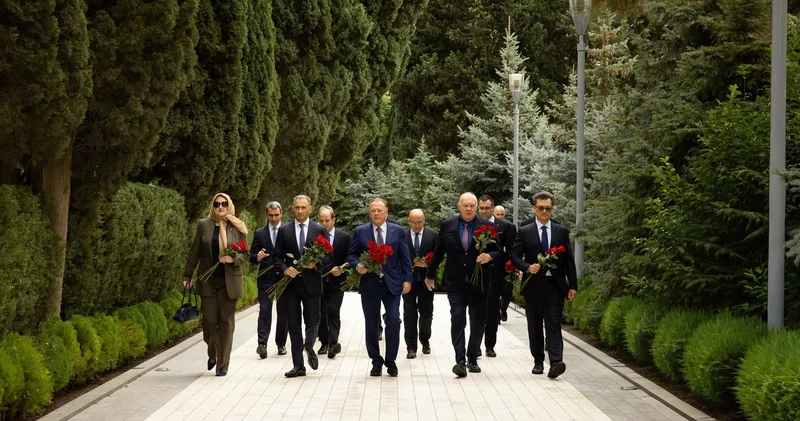 Beynəlxalq və Avropa Cüdo Federasiyalarının rəhbərləri Fəxri xiyabanı və Zəfər Parkını ziyarət ediblər