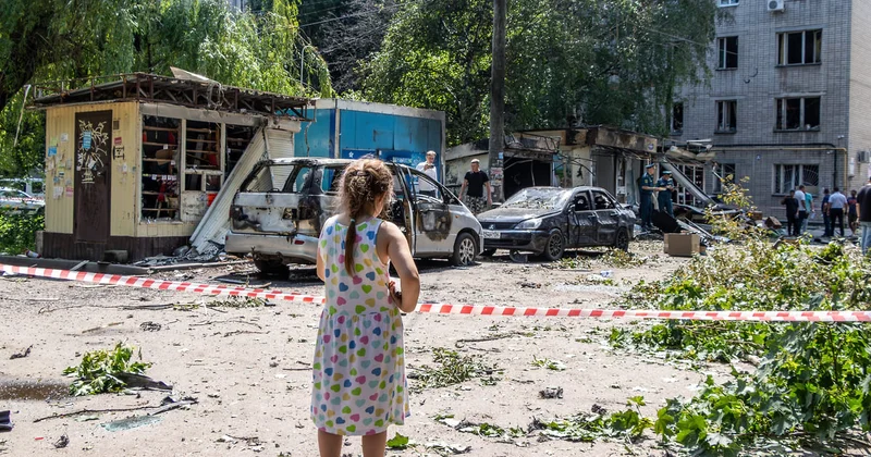 Volqoqrada dron hücumu yaşayış binasında yanğına səbəb olub, xəsarət alanlar var