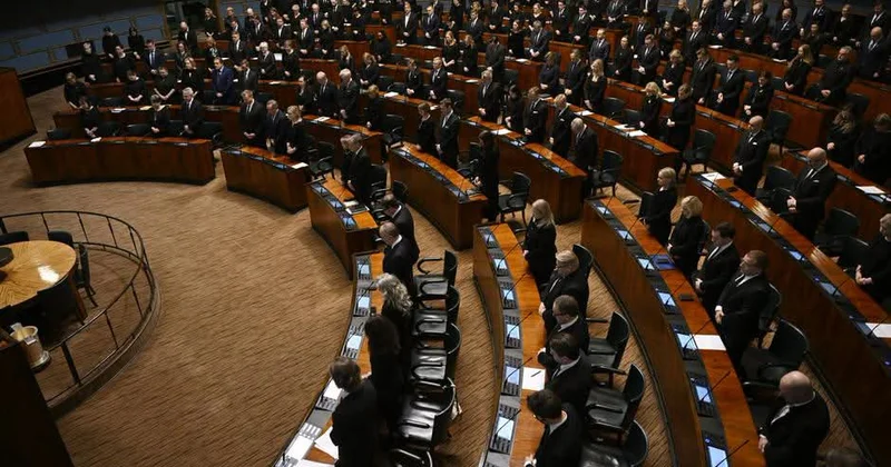 Deputatların evlərinə naməlum şəxslər daxil olur KONKRET