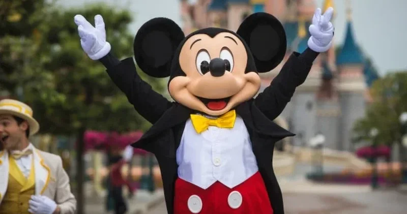 Disney yüzlərlə işçini ixtisar edəcək