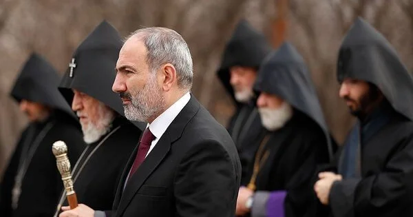 Paşinyan kilsənin “kürf” adlandırdığı yerə GEDİR