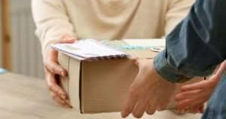 Dərman paketi gözləyən qadına kəsilmiş barmaqlar göndərildi