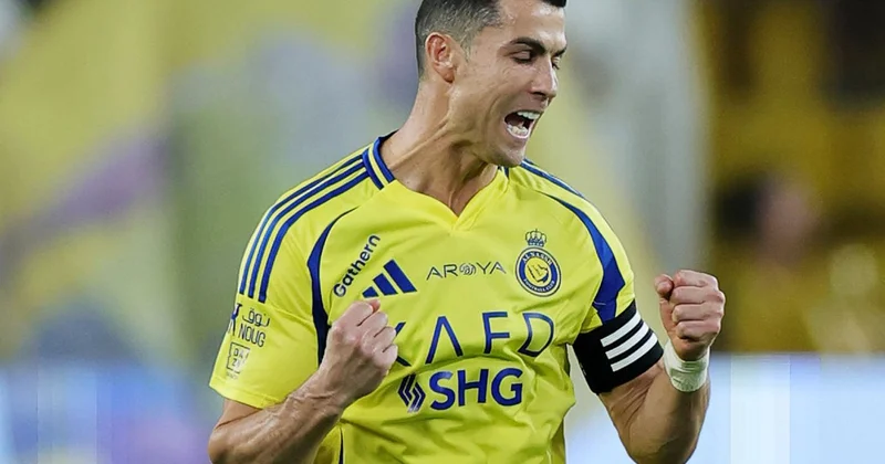 40 yaşlı Ronaldu: “Ayaqlarım imkan verdiyi müddətcə oynayacam”