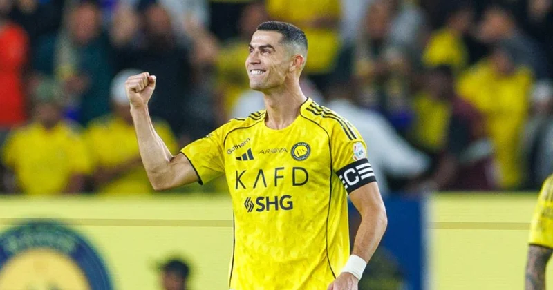 Ronaldu nə vaxtadək oynayacağını açıqladı