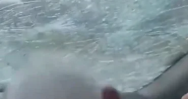 Машину изрешетило крупным градом в Австралии ВИДЕО