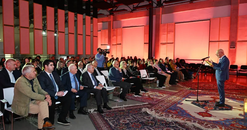 “Art Weekend” festivalı çərçivəsində Beynəlxalq Poeziya Gecəsi keçirilib