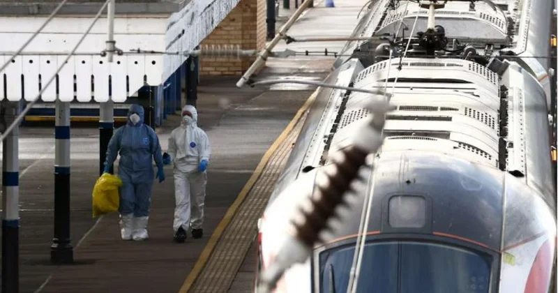 Böyük Britaniyada qatarda baş verən kütləvi bıçaqlanmanın terror hadisəsi olmadığı bildirilir