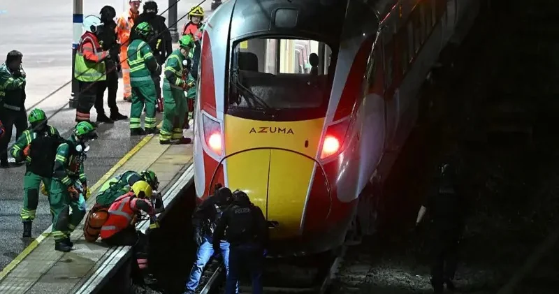 В Англии в результате нападение в поезде пострадали 10 человек